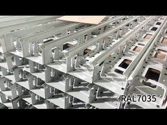 Sistema di gabinetto montato su scaffale 18U con superficie rivestita in polvere